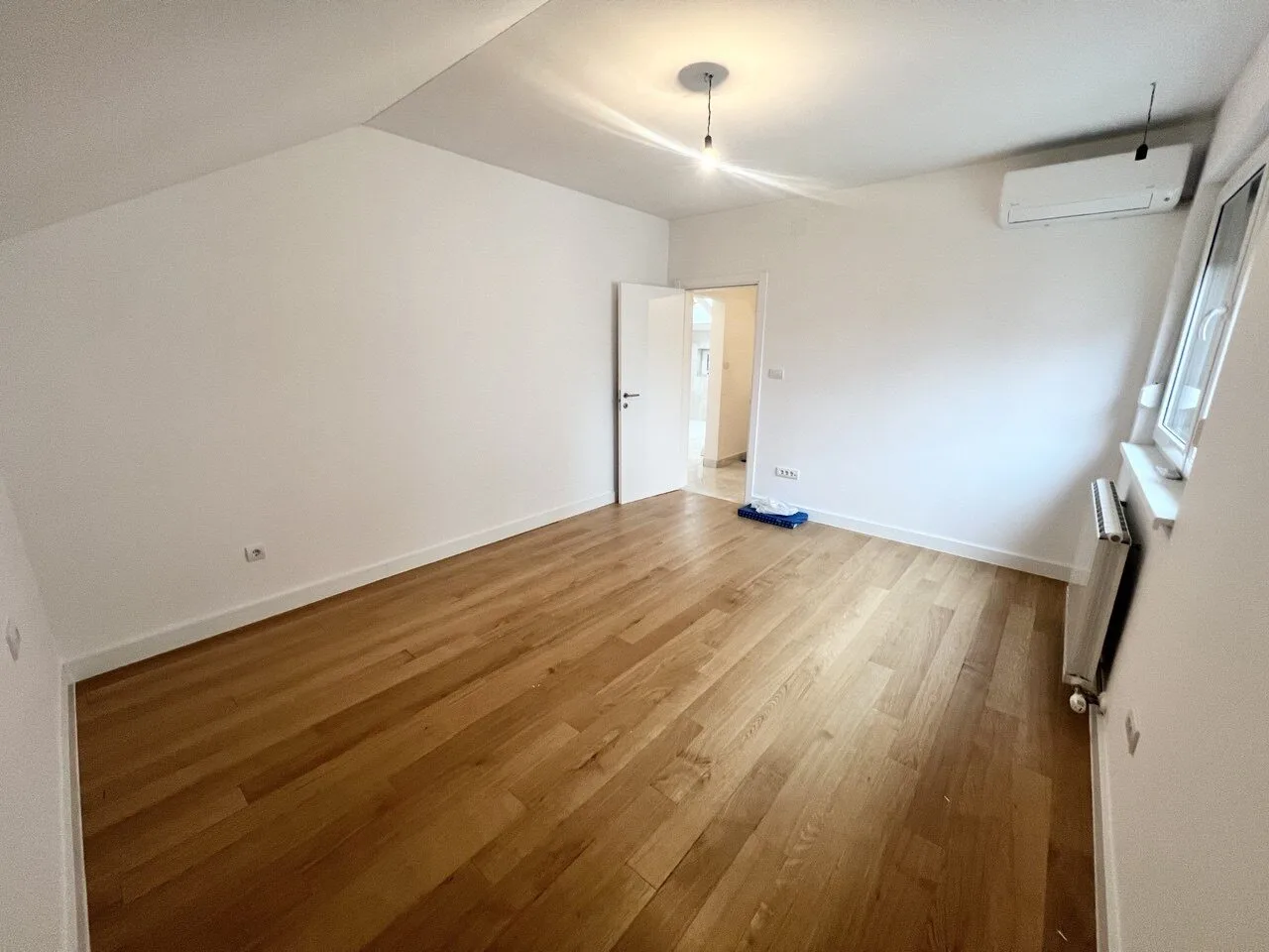 Trosoban stan na prodaju u centru Banje Luke – renoviran, parking