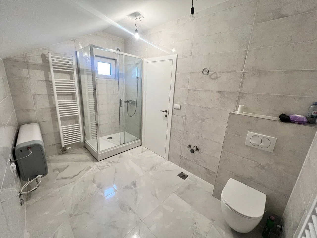 Trosoban stan na prodaju u centru Banje Luke – renoviran, parking