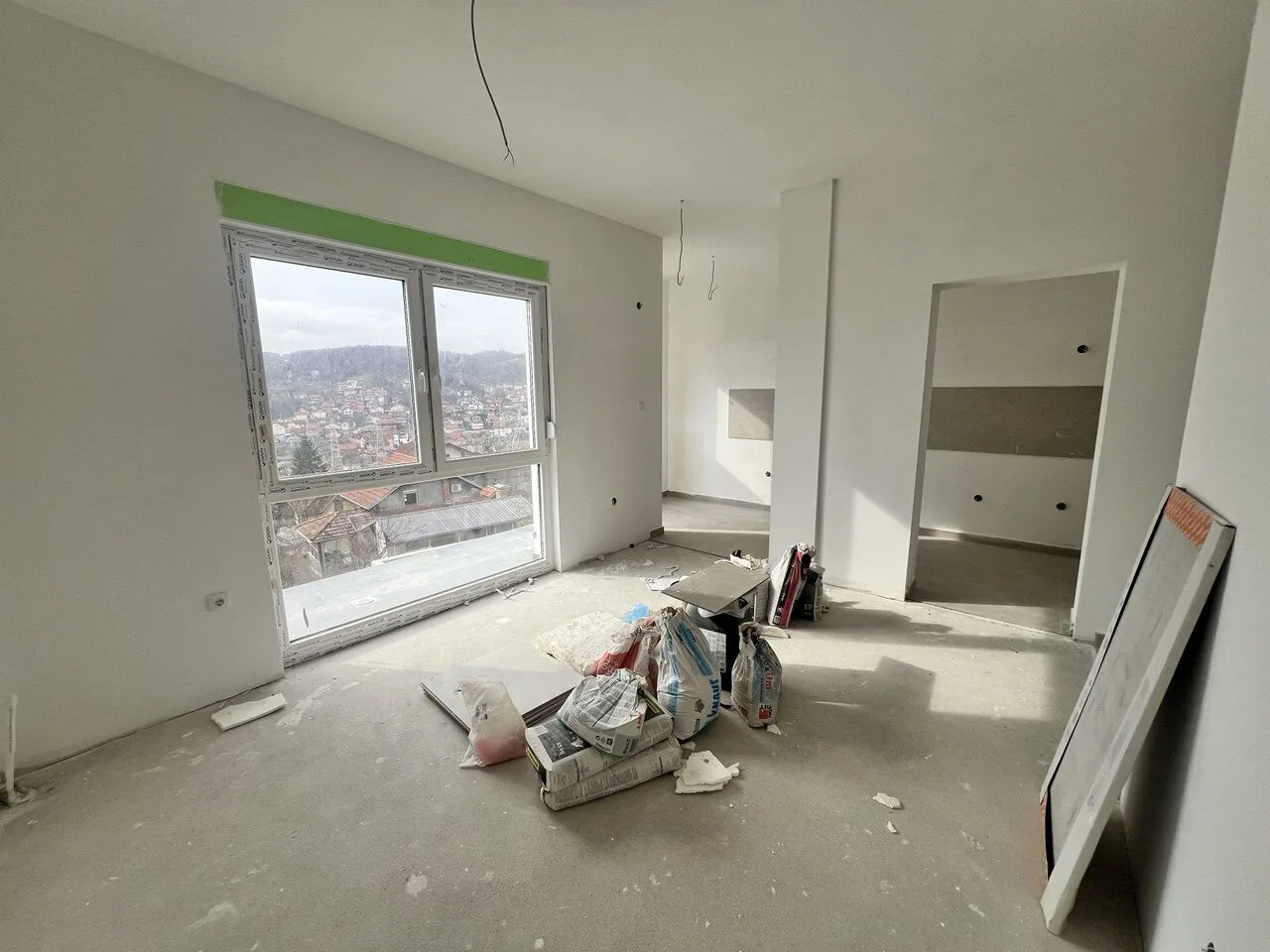 Manji dvosoban stan Laus