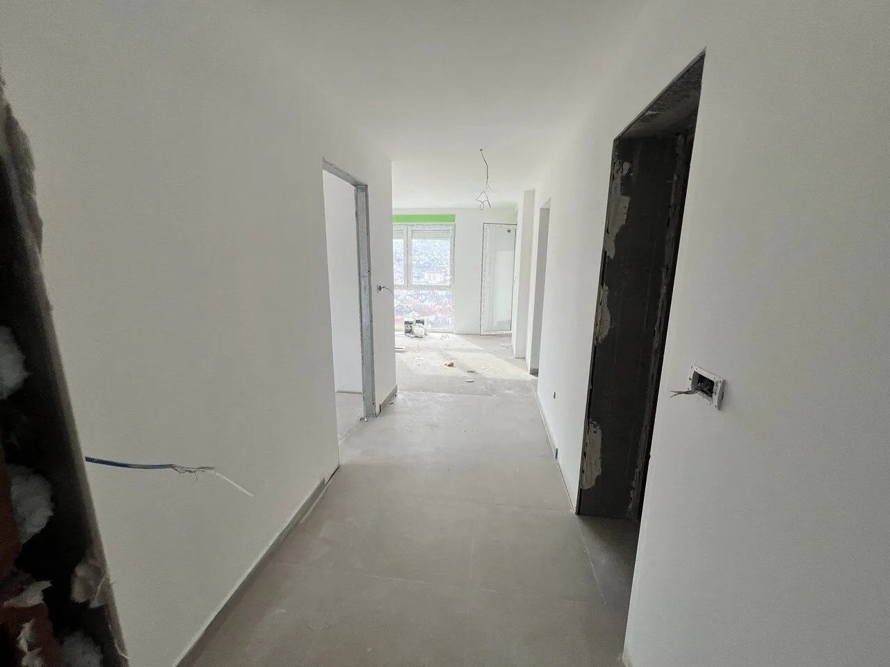 Manji dvosoban stan Laus