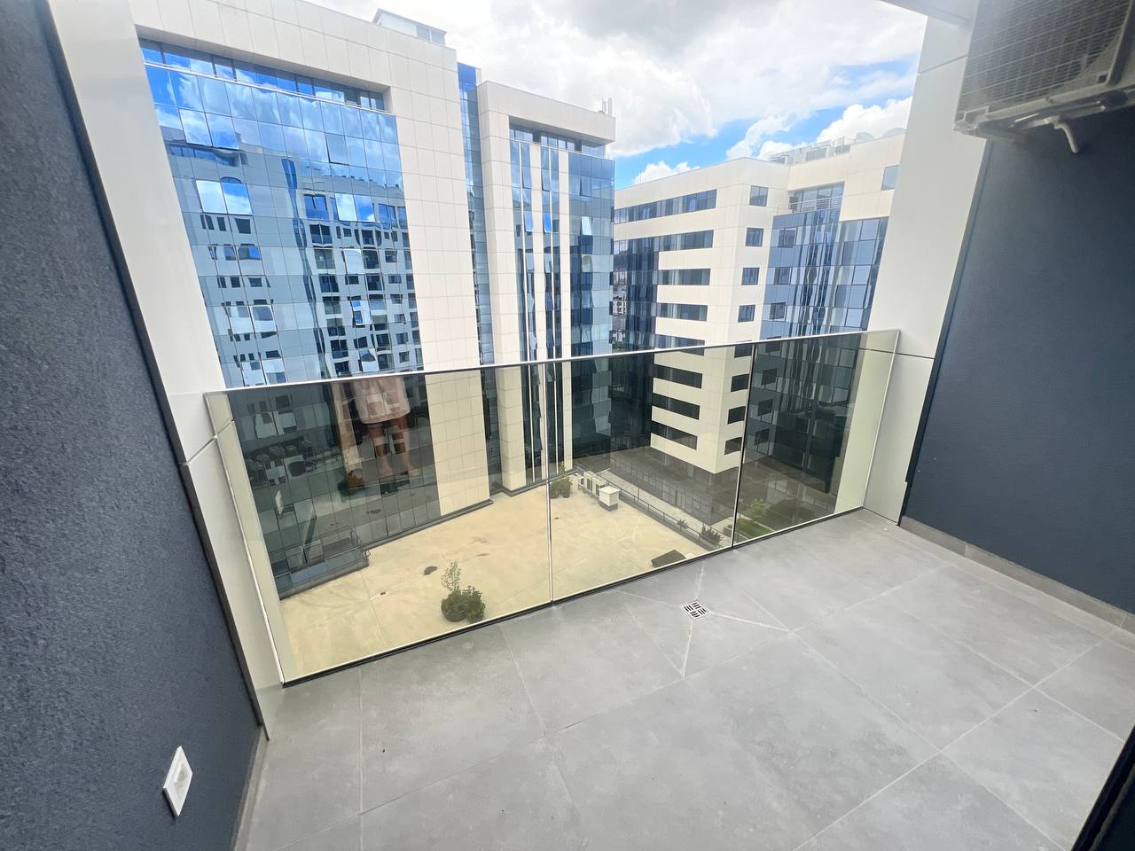 Luksuzan dvosoban stan u centru Banja Luke