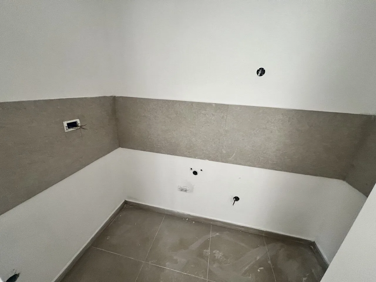 Manji dvosoban stan Laus