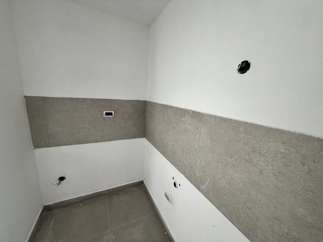 Manji dvosoban stan Laus