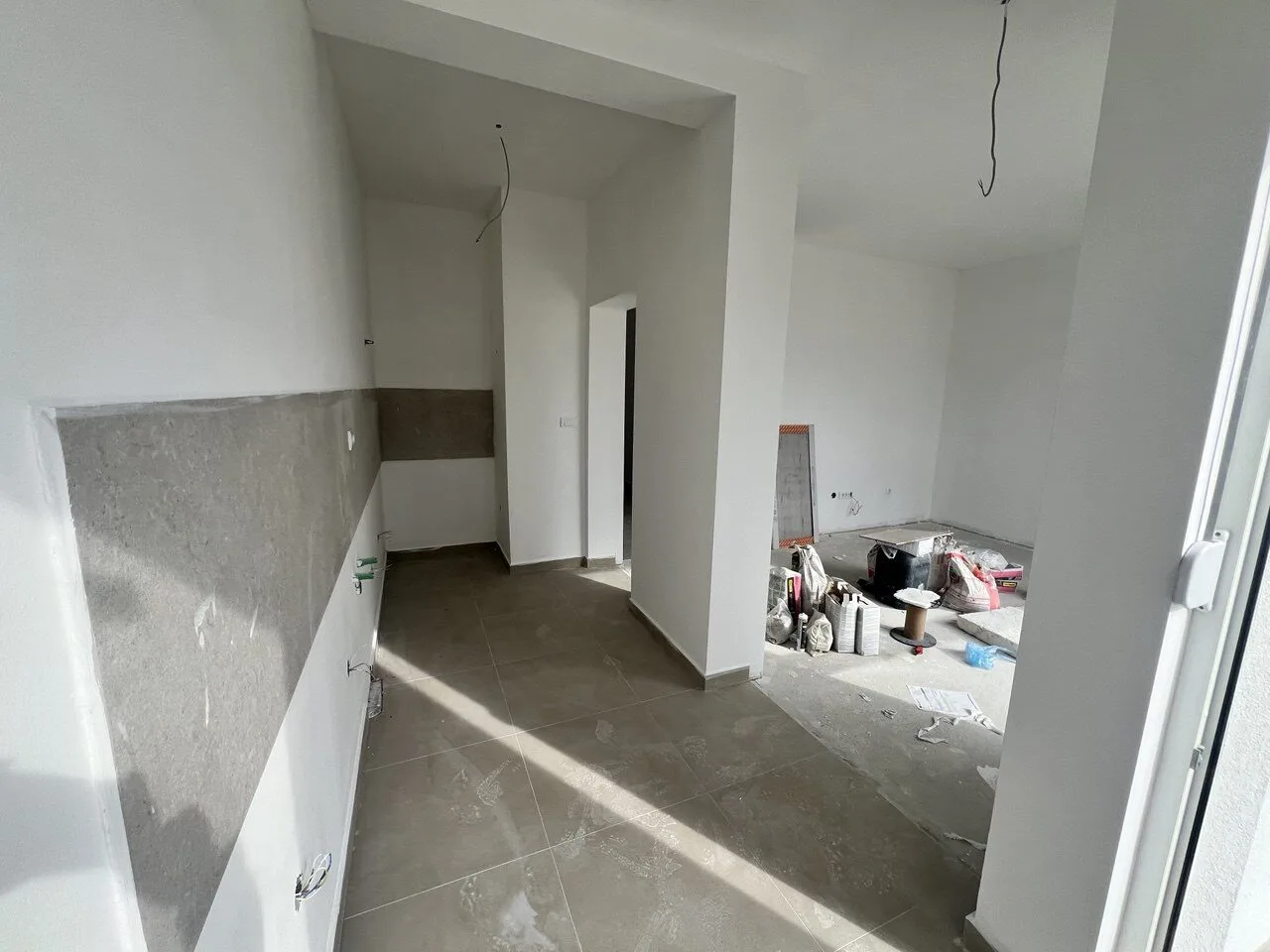 Manji dvosoban stan Laus