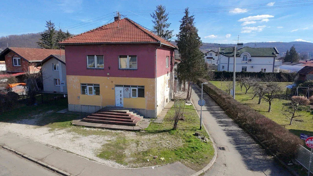 Stan u kuci na prodaju Lazarevo