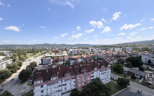 Trosoban stan na prodaju Borik