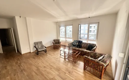 Izdavanje trosoban stan Kočićev Vijenac