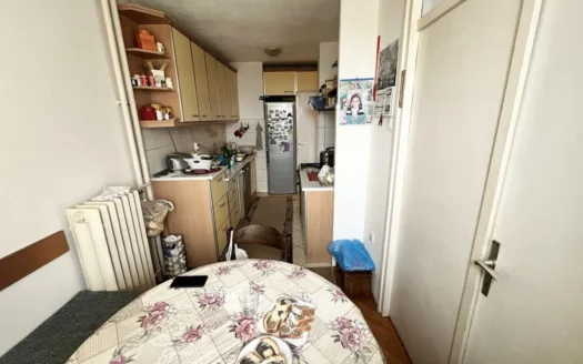 Trosoban stan na prodaju na Bulevaru