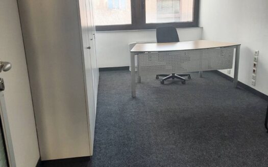 Izdaje se poslovni prostor 174m² Centar