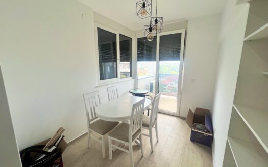 Mejdan dvosoban stan novogradnja, garaža