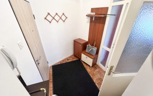 Izdavanje Namješten Dvosoban Stan – Starčevica, Cerska Ulica