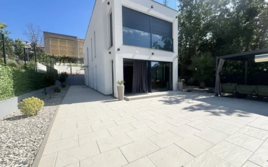 Luksuzna vila na prodaju Kostrena prvi red do mora