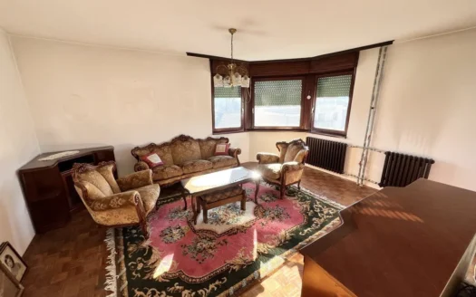 Trosoban stan za renoviranje u centru Banje Luke odličan raspored i lokacija