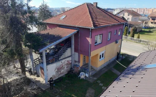 Stan na prodaju Lazarevo Budzak – 108 m², terasa, garaza i zemljiste