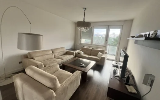 Trosoban stan na prodaju u centru Banje Luke 79 m², garaža