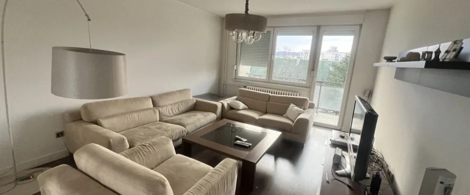 Trosoban stan na prodaju centar