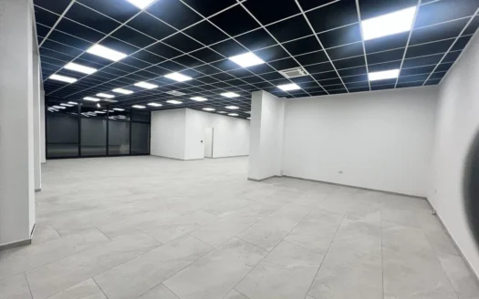 Ekskluzivan poslovni prostor u centru s parkingom