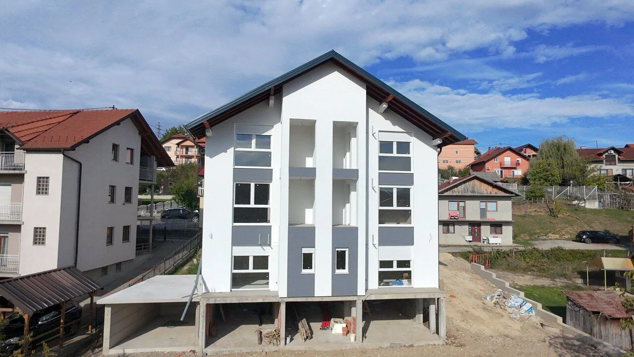 Sunčani vrhovi Lauš - Slika 1