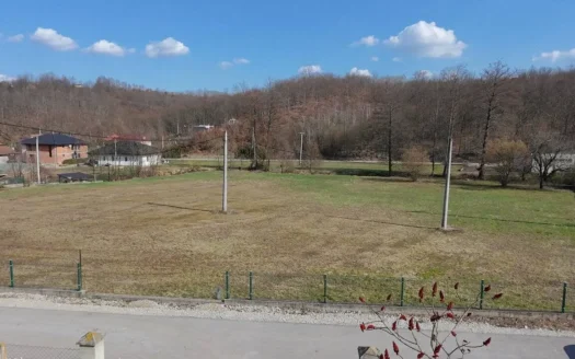Gradjevinsko zemljiste na prodaju u Slatini asfaltni pristup, infrastruktura