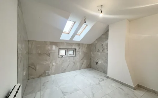 Trosoban stan na prodaju u centru Banje Luke – renoviran, parking