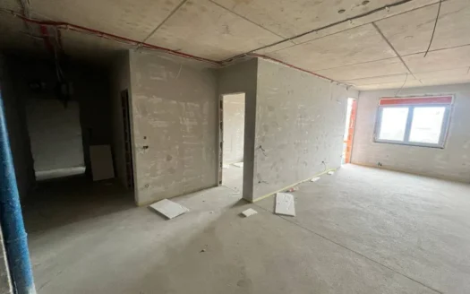 Trosoban stan u širem centru grada