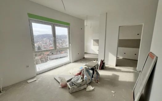 Manji dvosoban stan Laus