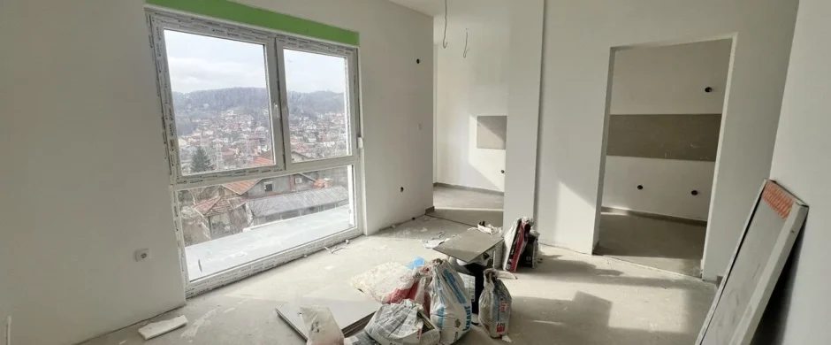 Manji dvosoban stan Laus